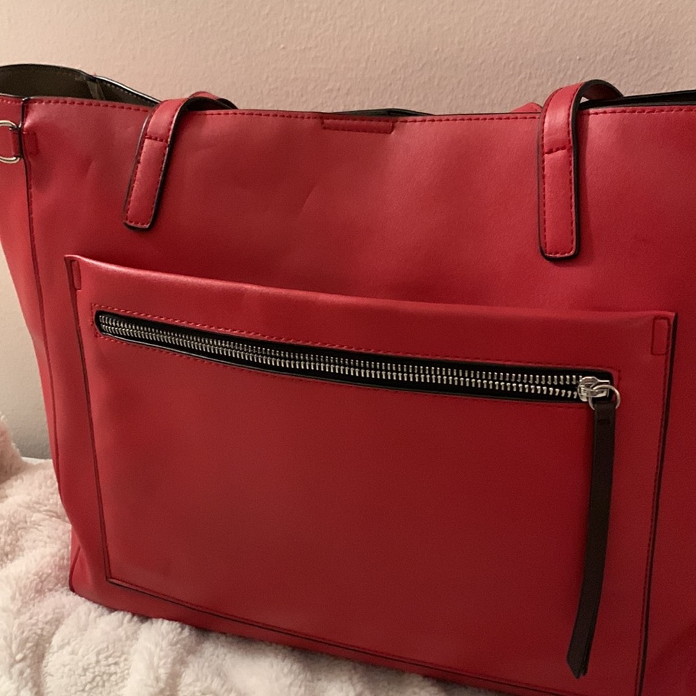 MONDANI New York Red Satchel Vegan LIKE NEW - Picture 3 of 12